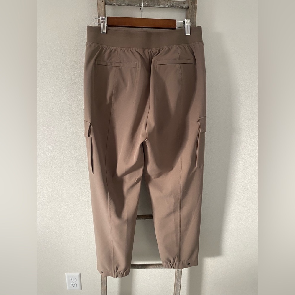 NWOT - Athleta - Endless High Rise Cargo Pant - Size 12 - Picture 7 of 9